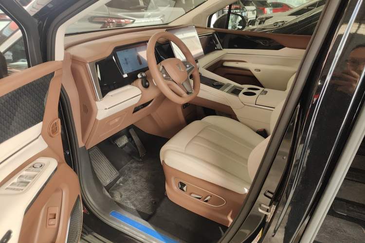 Used BYD Xia 2025 DM-i 1.5T 180km Excellence Model
