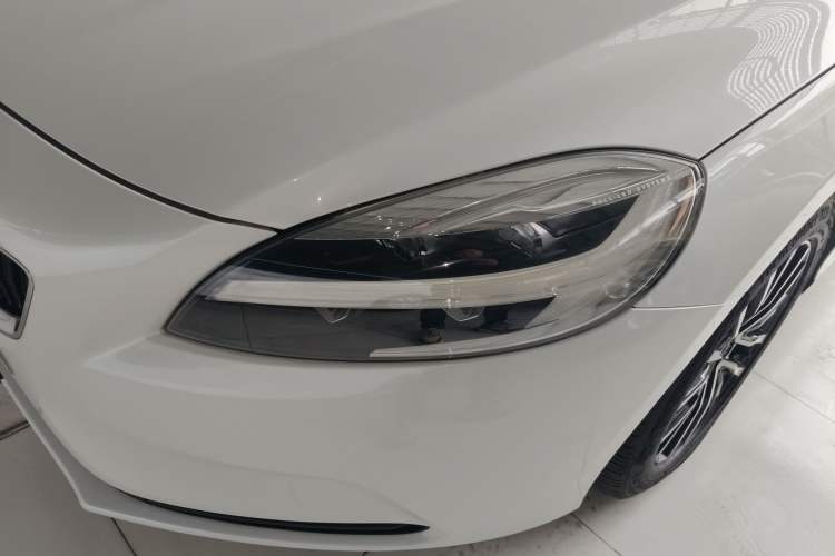 Used Volvo V40 2017 T3 Zhiyi Edition
