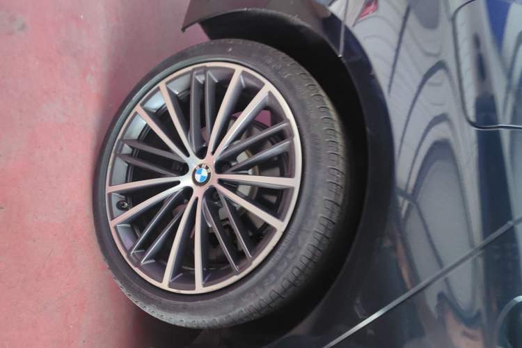 Used BMW 5 Series 2022 Restyled 530Li Leading Edition M Sport Package
