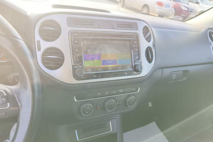 Used Volkswagen Tiguan 2015 1.8TSI Automatic Two-Wheel Drive Comfort Edition
