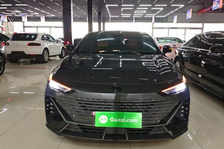 Used Changan UNI-V 2022 1.5T Prestige Version
