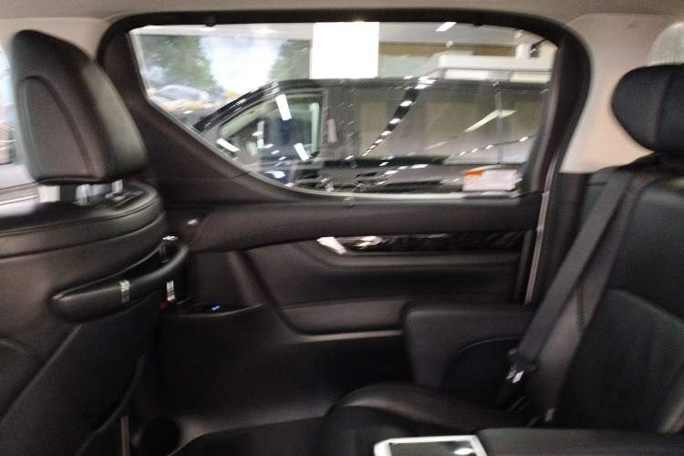 Used Toyota Vellfire 2020 Dual-Engine 2.5L HV Luxury Edition
