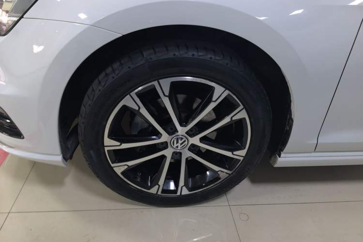 Used Volkswagen Golf 2016 1.4TSI Automatic R-Line
