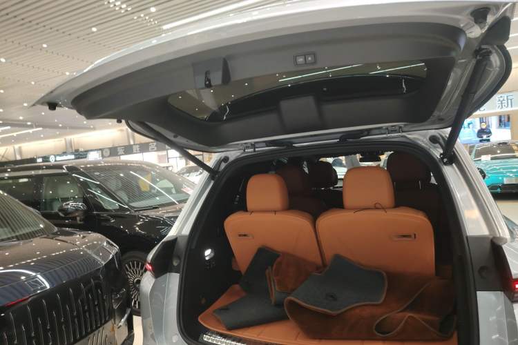 Used Li Auto L8 2023 Pro Model