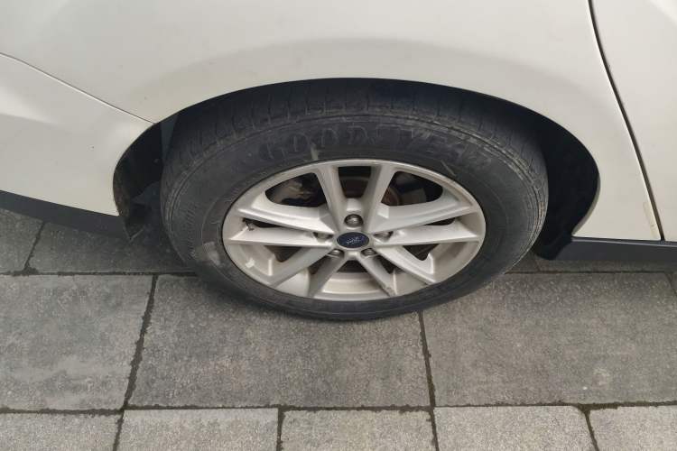 Used Ford Focus 2017 Sedan 1.6L Automatic Fashion Edition Smart Drive Version
