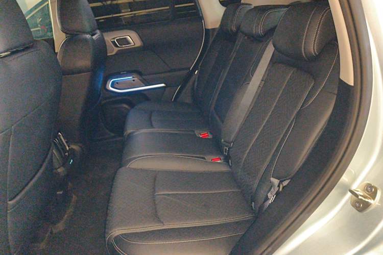 Used  Titanium 3 2025 501 km All-Wheel Drive Intelligent Driving Max Edition