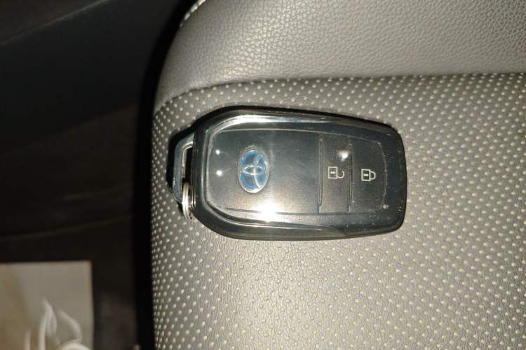 Used Toyota FRONTLANDER 2023 2.0L Smart Electric Hybrid Dual-Engine Luxury Edition
