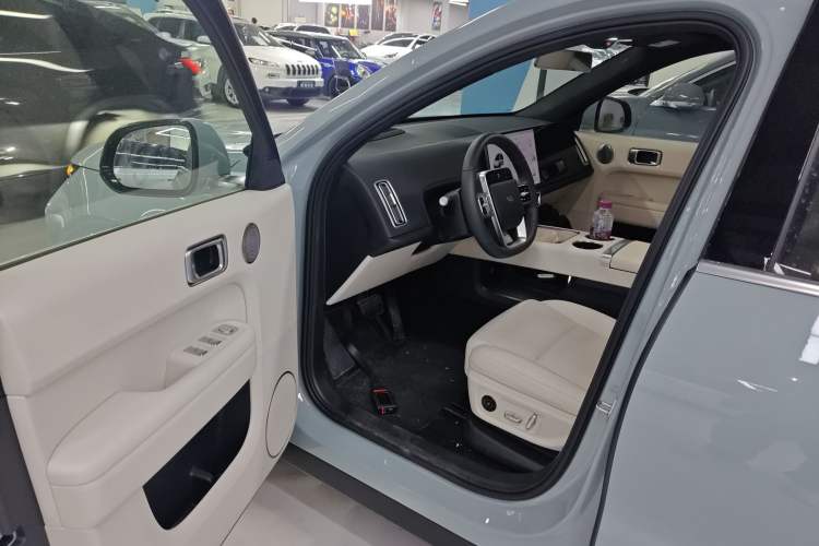 Used Li Auto L6 2025 Pro Smart Refresh Edition
