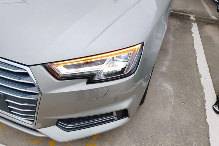 Used Audi A4L 2018 30th Anniversary Edition 40 TFSI Fashion Model
