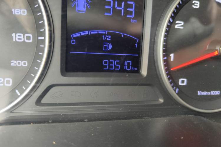 Used Roewe RX3 2020 1.6L Manual 4G Connect Super-Fresh Elite Edition