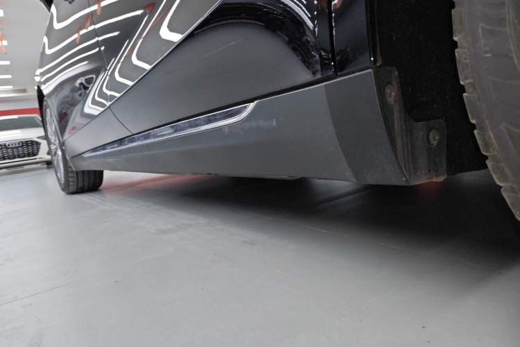 Used Hongqi E-QM5 2024 610 km PLUS
