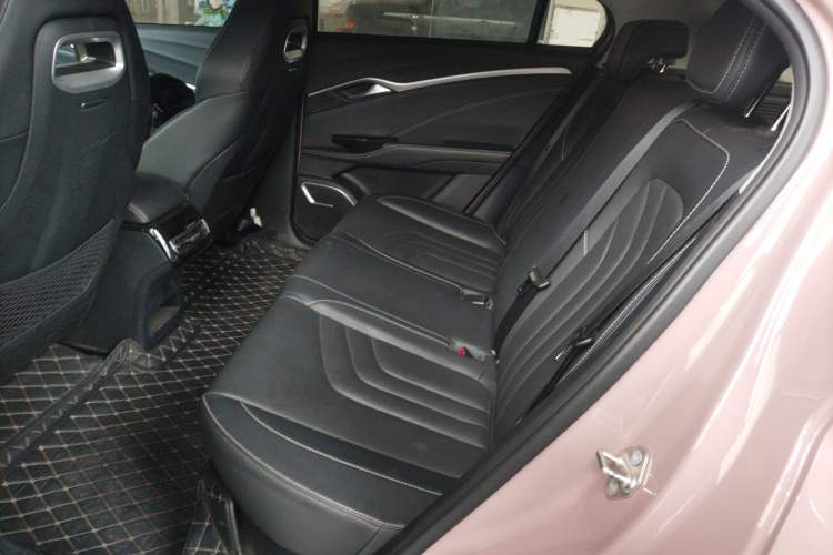 Used NETA U 2022 Zhi 400 Lithium-Nickel-Manganese-Cobalt Energy System
