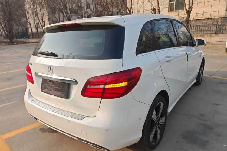 Used Mercedes-Benz B-Class 2018 B 200 Fashion Model