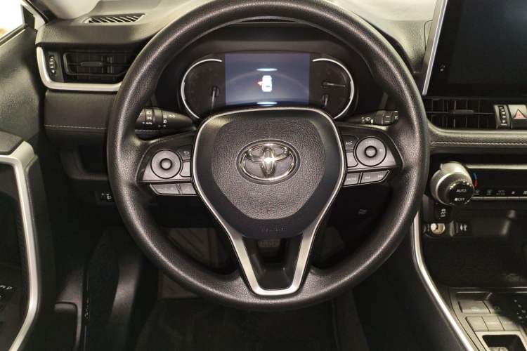 Used Toyota RAV4 2022 2.0L CVT Two-Wheel Drive Fashion Edition