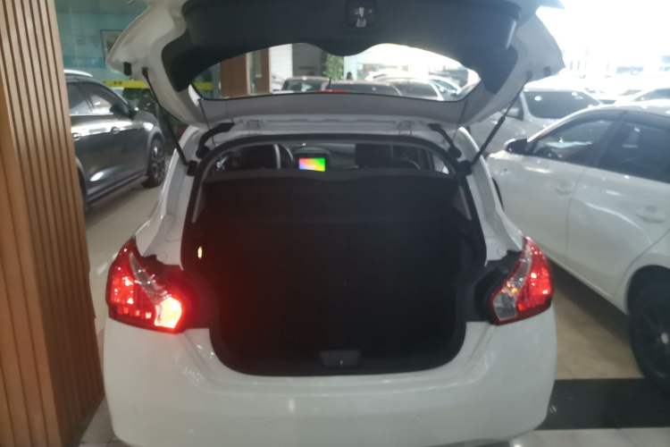 Used Nissan Tiida 2014 1.6L CVT Comfort Model