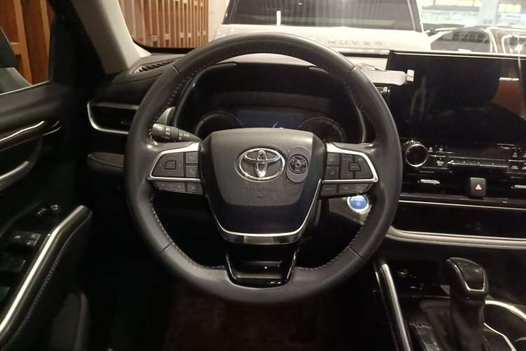 Used Toyota Highlander 2022 Dual-Engine 2.5L Four-Wheel Drive Prestige Version 7 Seats