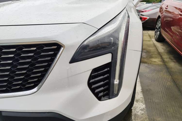 Used Cadillac XT4 2018 28T Two-Wheel Drive Leading Version
