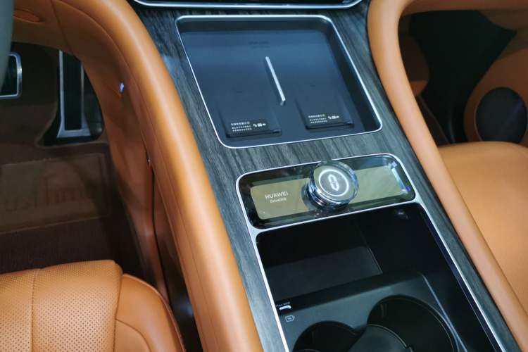 Used Hima AITO M9 2024 Range-Extended Max Edition 42 kWh 6-Seater Version
