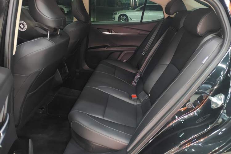 Used Toyota Camry 2024 Dual-Motor 2.0 HE Elite Edition
