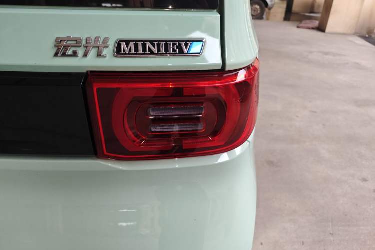 Used Wuling Hongguang MINIEV 2021 Macaron Fashion Edition Lithium-Ion Battery
