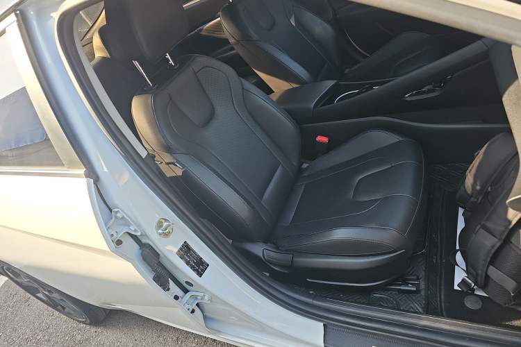 Used Hyundai Elantra 2021 1.5L CVT LUX Prestige Edition
