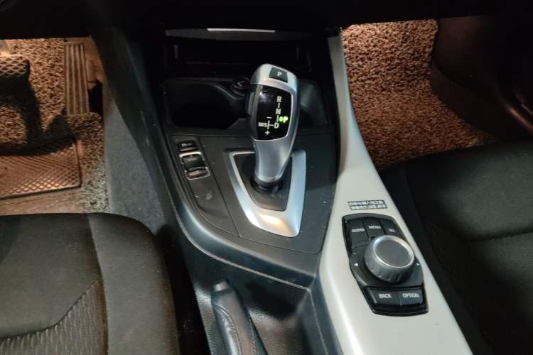 Used BMW 1 Series 2013 Facelifted 118i Leading Edition
