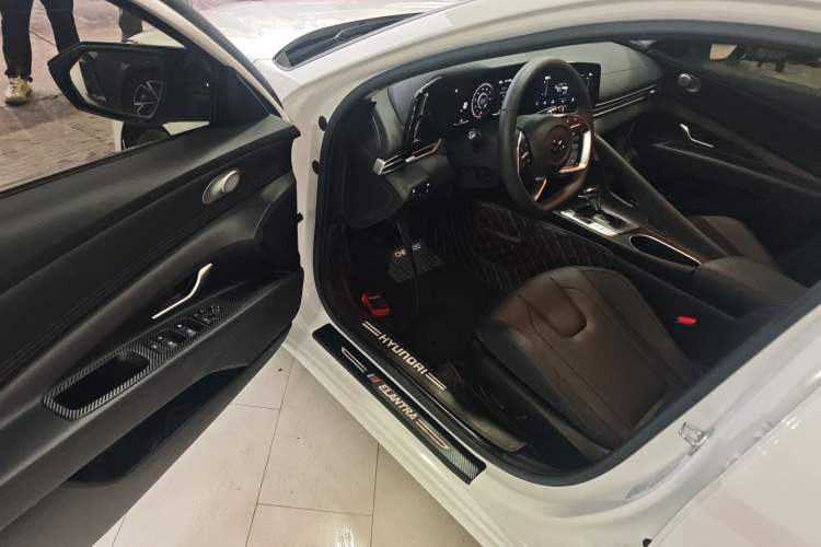 Used Hyundai Elantra 2022 1.5L CVT LUX Prestige Edition