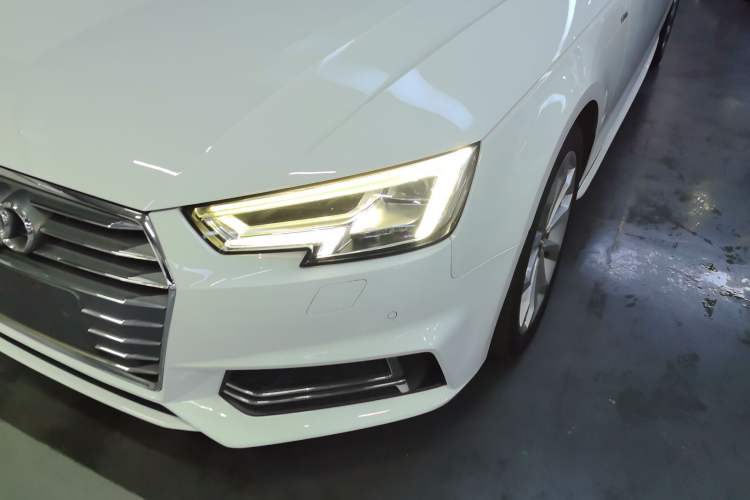 Used Audi A4L 2018 30th Anniversary Edition 40 TFSI Fashion Model
