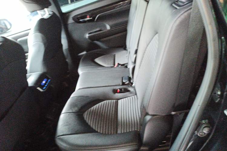 Used Toyota Crown Land Cruiser 2021 2.5L HEV Four-Wheel Drive Premium Edition
