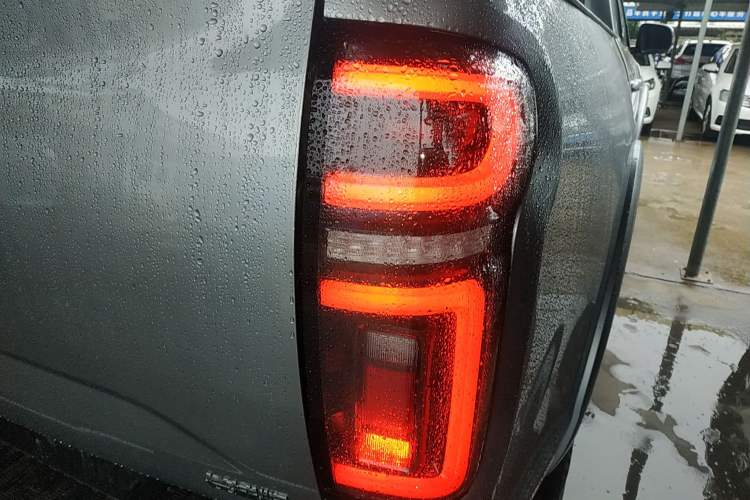 Used Great Wall Poer 2021 2.0T Global Version Automatic Diesel 4x4 Sporty Standard Cab GW4D20M
