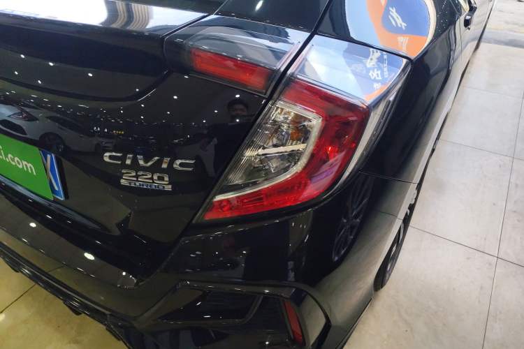 Used Honda Civic 2021 HATCHBACK 220TURBO CVT Trendy Cool Edition
