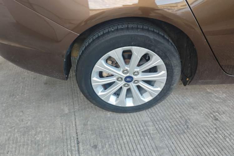 Used Ford Escort 2015 1.5L Automatic Fashion Model
