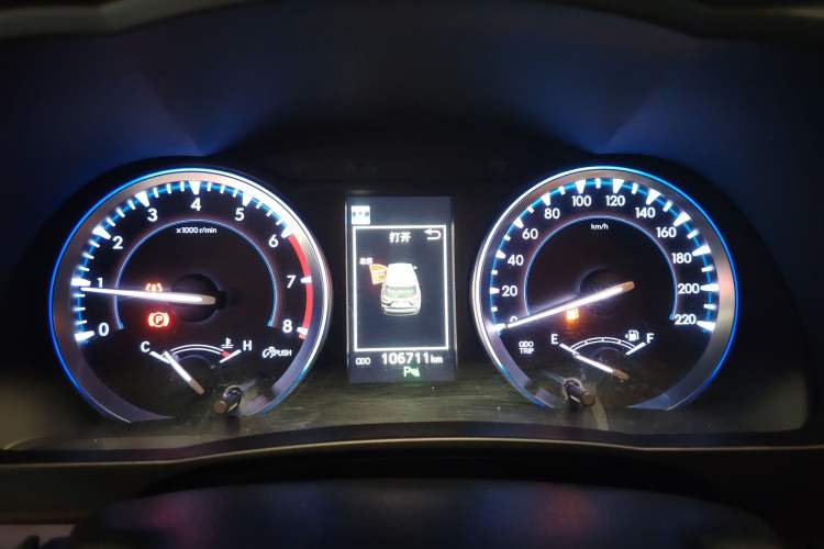 Used Toyota Highlander 2018 2.0T Four-Wheel Drive Prestige Version 7 Seats China V Emission Standard
