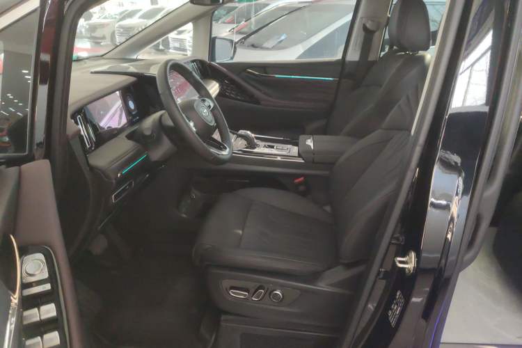 Used GAC Trumpchi M8 2024 Master Series 400T Ultimate Edition
