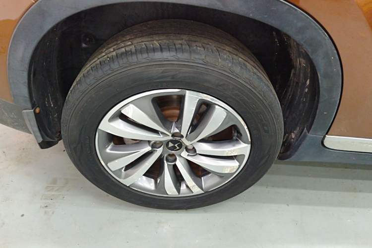 Used  6 2014 1.6T Luxury Edition THP160
