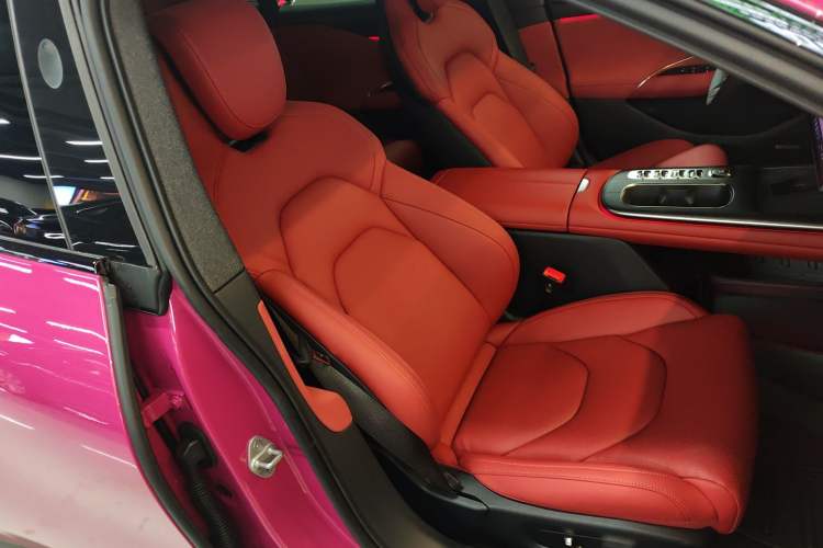 Used  SU7 2024 Rear-Drive Ultra-Long Range Advanced Pro-Level Intelligent Driving Version
