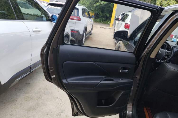 Used Mitsubishi Outlander 2016 2.4L 4x4 Elite Edition 5 Seats
