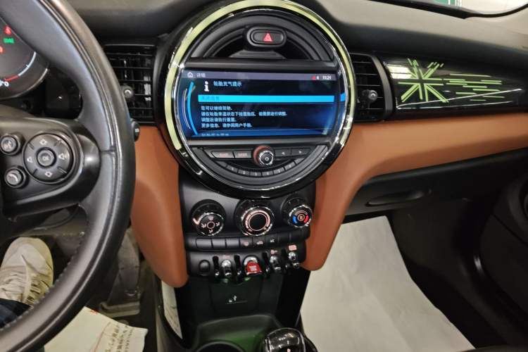 Used  MINI 2021 1.5T COOPER Classic Edition
