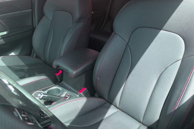 Used Haval M6 2017 1.5T Automatic Two-Wheel Drive Prestige Model
