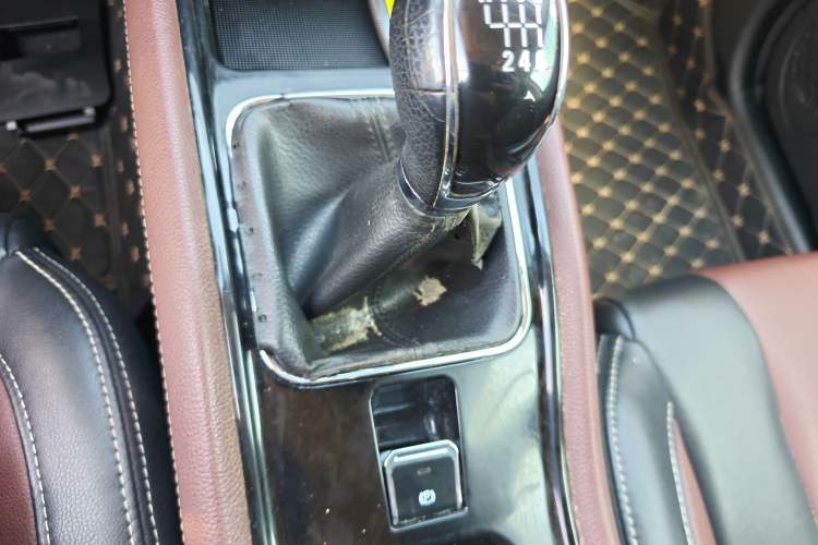 Used Dongfeng Fengon 580 2017 1.5T Manual Luxury Model
