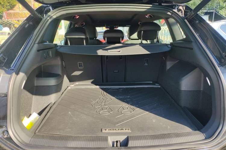 Used Volkswagen Tiguan L 2024 PRO 380TSI Four-Wheel Drive R-Line Smart Edition
