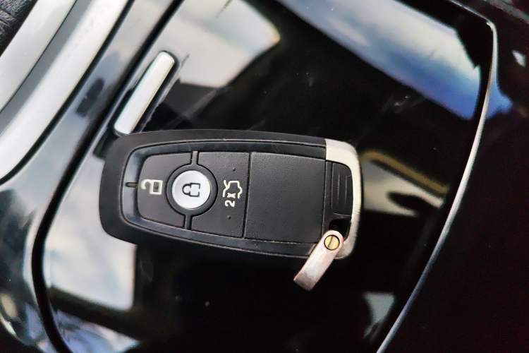 Used Ford Edge 2018 EcoBoost 245 Two-Wheel-Drive Titanium 7-Seater China V Standard
