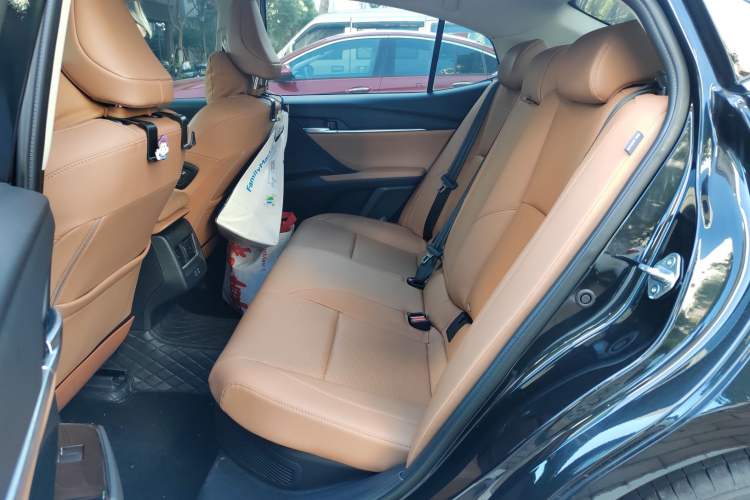 Used Toyota Camry 2024 Dual-Motor 2.0 HGVP Luxury Edition
