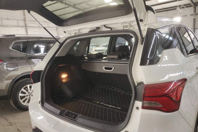 Used GAC Trumpchi GS4 2018 235T Automatic Two-Wheel Drive Luxury Smart Connectivity Millionth Anniversary Edition