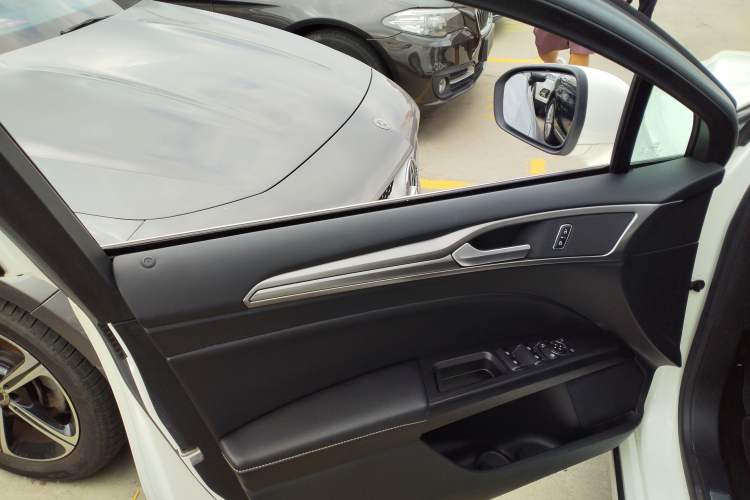 Used Ford Mondeo 2017 EcoBoost 200 Stylish Model
