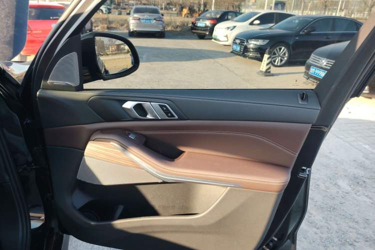 Used BMW X5 2023 xDrive 40Li M Sport Night Edition Package
