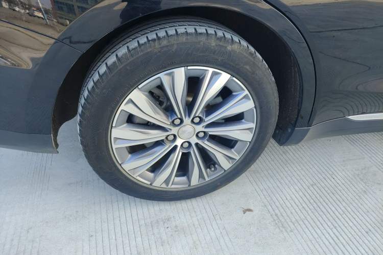 Used Hongqi E-QM5 2022 431 km Charge & Enjoy Edition
