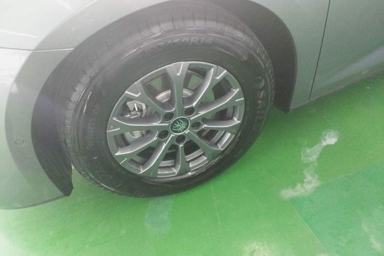 Used BYD Qin L 2025 DM-i Smart Drive 80KM Leading Model