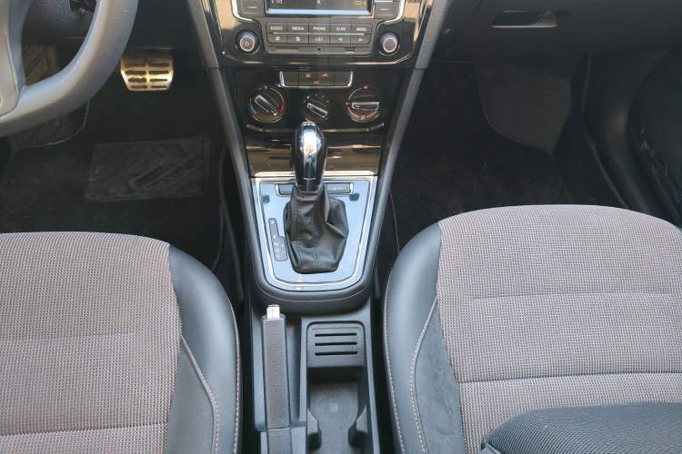 Used Volkswagen C-TREK 2017 230TSI DSG Comfort Version