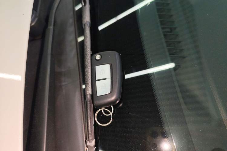 Used Nissan Tiida 2016 1.6L CVT Cool Dynamic Edition
